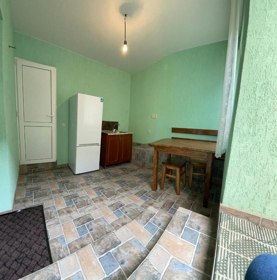 Отель Гостевой дом на Совхозной 18 Гагра Экстерьер фото